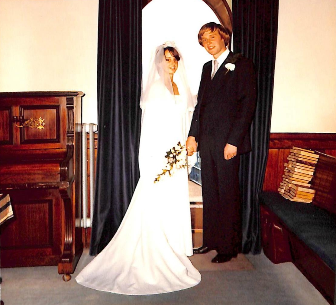 1979-08-11 Professional Wedding Photo Album0015.jpg