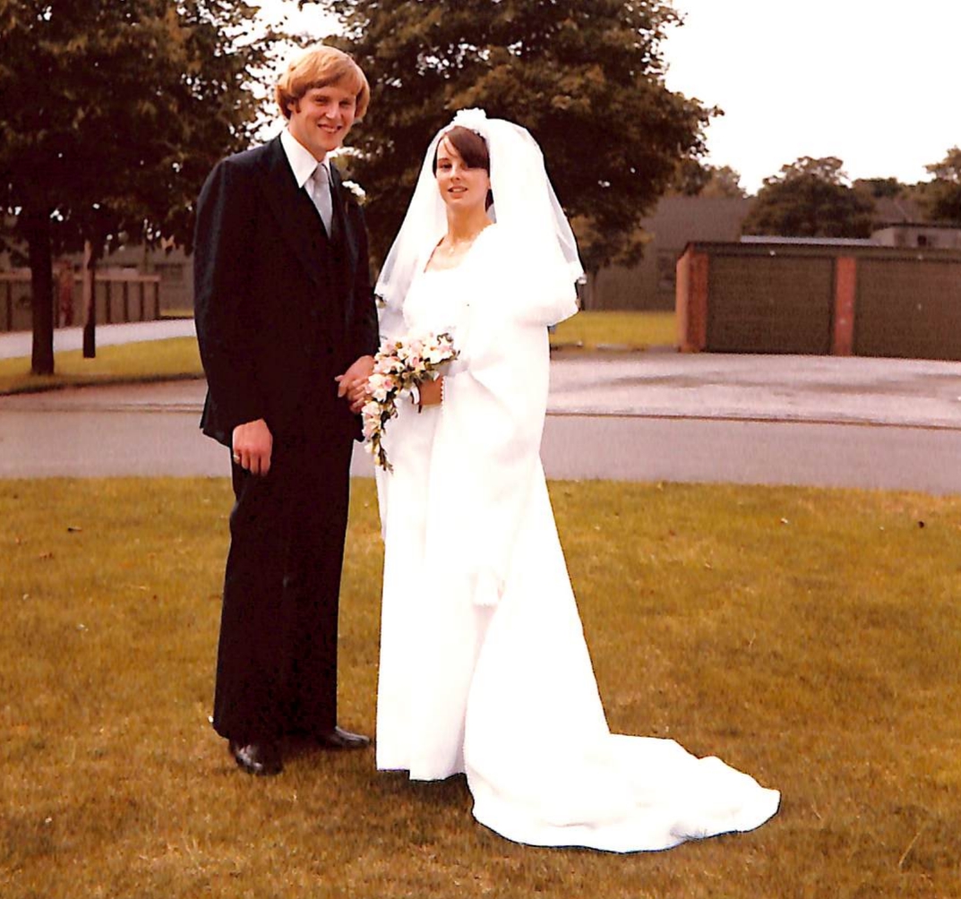 1979-08-11 Professional Wedding Photo Album0025.jpg
