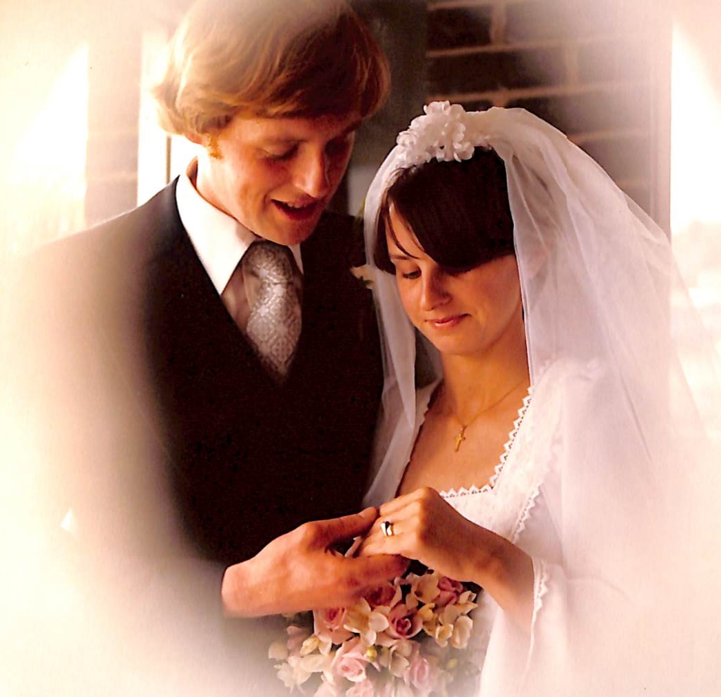 1979-08-11 Professional Wedding Photo Album0034.jpg