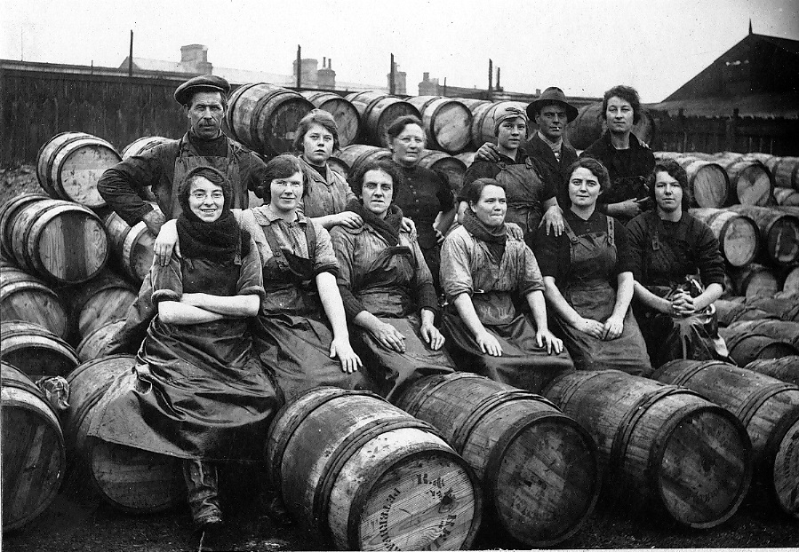 1915 Fish Gutting